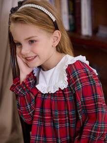 SHEIN Elladie kids 1pc Young Girls Christmas Classic Plaid Red & Black Plaid Dress, Autumn/Winter Young Girl Clothing, Stylish & Sweet Lace, European & American Sister Matching Outfits, Elegant Plaid Princess Dress, New Arrival Children Plaid Cute Design, Wear Red Plaid Dress And White Socks, Fresh Campus Style, Customized Design, Vibrant Colors, Bright Expression, Refreshing Cute, Personalized Matching, Red Spliced Dress, Charming Little Girl, Detailed Design, Vigor, Quirky