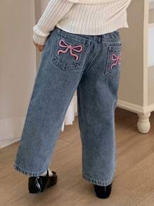 Dazy Kids 年轻女孩休闲直筒牛仔裤，蝴蝶刺绣，百搭，秋季 - 淺色水洗藍 - 查看 2