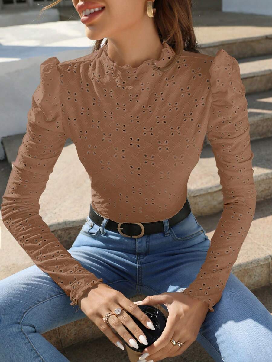 SHEIN Frenchy 1 件休闲纯色镂空刺绣羊腿袖修身 T 恤，秋季 - 棕色 - 查看 1