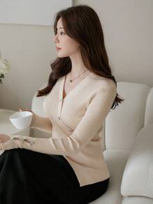 DAZY Áo len dài tay thiết kế cài nút cổ chữ V xẻ tà bên hông thời trang thu đông cho nữ, quần áo nữ mùa thu - Màu be - Xem 3