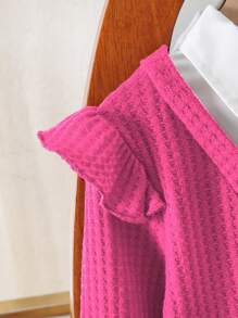 SHEIN Set de 2 piezas para niñas jóvenes con camiseta retro 2 en 1 + pantalones vaqueros de mezclilla con bordado de cerezas - Rosa Fucsia - Ver 4