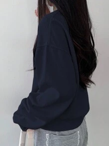 DAZY 女士宽松落肩字母印花蝴蝶结运动衫，秋季 - 藏蓝色 - 查看 5