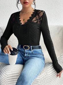 SHEIN Frenchy Áo thun vải thêu họa tiết chắp vá ren khoét rỗng cho nữ màu trắng - màu đen - Xem 4