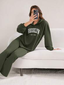 Mulvari 2 件女式秋季字母印花长袖连帽衫和喇叭裤休闲套装 2 件套 - 軍綠色 - 查看 5
