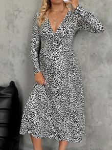 SHEIN Pregnant Women Casual Elegant Deep V-Neck Leopard Print Long Sleeve Dress, Autumn, For Maternity - Multicolor - View 3