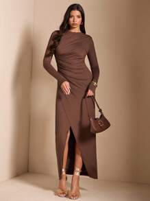 SHEIN BAE Vestido Longo de Malha Grossa com Manga Longa, Fenda Alta e Franzido Assimétrico na Cor Sólida Marrom/Café, Adequado para Festa de Coquetel, Encontro Romântico, Camada Base de Outono/Inverno, Festa, Madrinha de Casamento, Noite, Halloween, Natal - Castanho - Visão 4