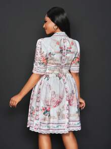 Slaydiva 全新优雅华丽翻领泡泡袖七分袖腰带装饰下摆巴洛克印花女式短裙-L