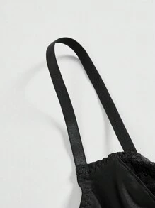 ROMWE Goth Y2K Seksowny kontrastowy koronkowy top na ramiączkach spaghetti z ozdobą w talii z wiązaniem na sznurku, odpowiedni na imprezę noworoczną - Czarne - Zobacz 4