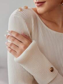 MOTF PREMIUM Jersey de ajuste ceñido con detalles de botones dorados de lana sólida