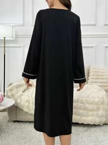 Color Block Trim Minimalist Single Pocket Open Front Long Sleeve Sleepwear Dress, Moo Moo Lounge Dress, Cozy And Elegant Details Outfit, Fall & Winter - Black - View 2