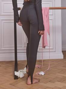 Musera Sport 女士运动紧身裤，适用于板式网球、网球、匹克球和健身房健身 - 黑色 - 查看 4