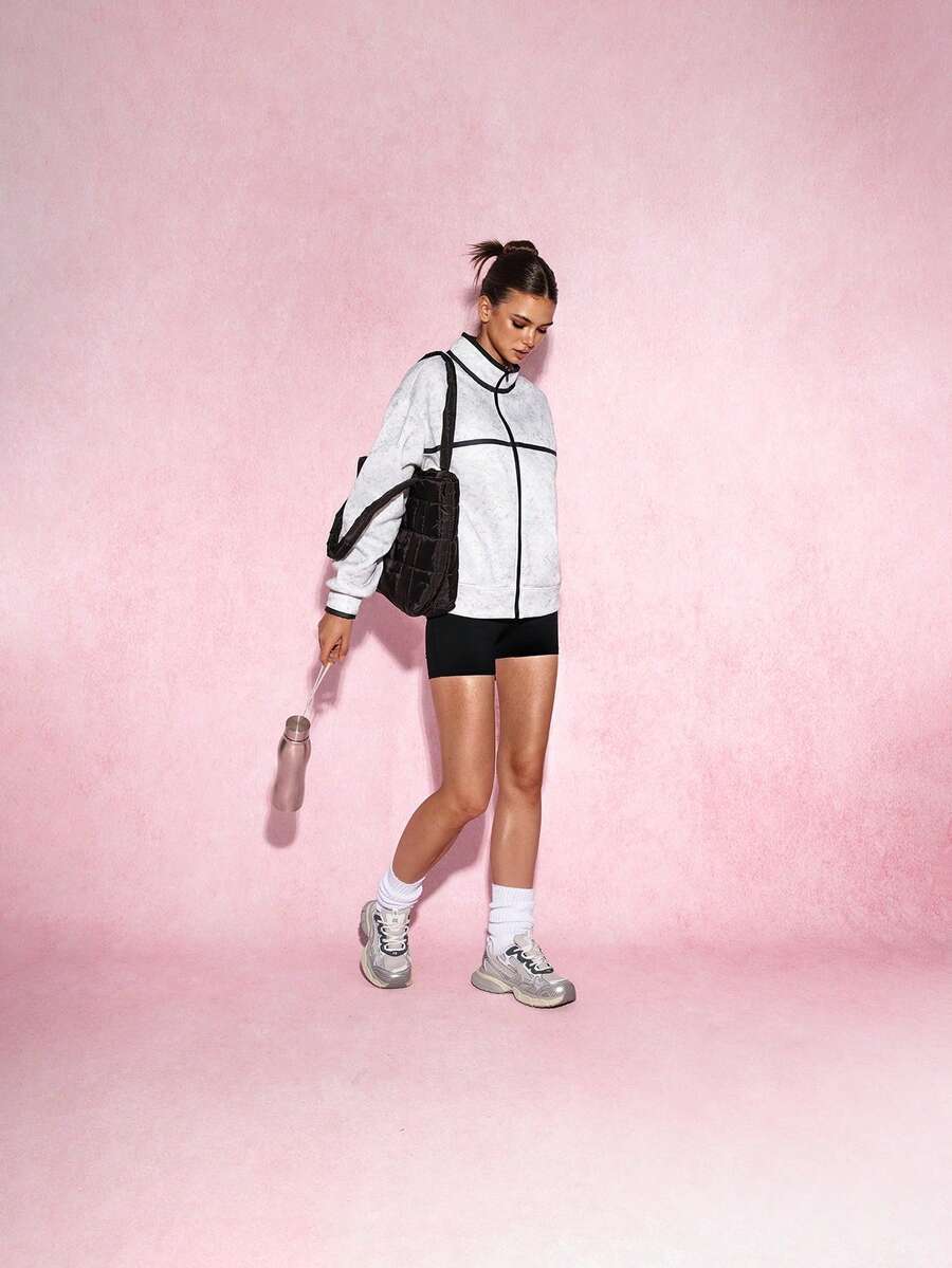 SHEIN VARSITIE Black And White Contrasting High Collar And Long Sleeves