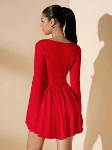 SHEIN BAE Đầm mini tay dài cổ chữ V sâu, tối giản, màu trắng trơn, gợi cảm, bó sát, eo xếp nếp, dành cho nữ, mùa thu/đông - Đỏ - Xem 2