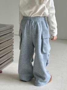 SHEIN 1 pieza Pantalón de chándal cómodo y versátil de estilo universitario casual para niños pequeños, de ajuste holgado, suave, grueso y con forro térmico, con bolsillos y decoración gráfica, adecuado para ropa de niños pequeños, escuela, vuelta al colegio, uso diario, salidas, deportes, otoño/invierno