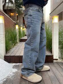 DAZY Men Plain Front Button Pocket Simple Casual Jeans, Autumn