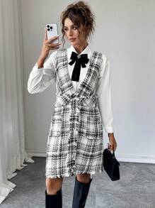 Chiquease 复古格子纽扣前 V 领做旧下摆休闲连衣裙，秋季