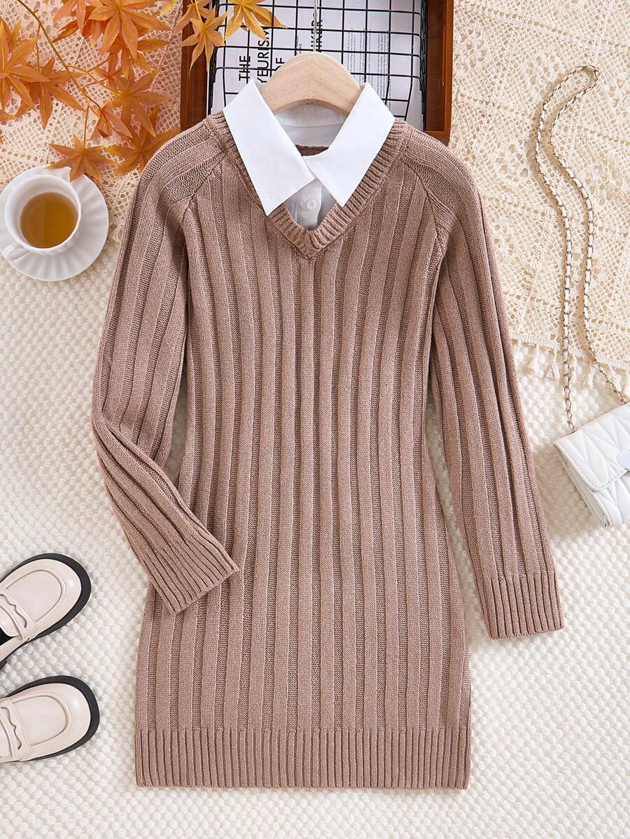 少女针织毛衣裙，秋冬新品。卡其色粗纱针织设计，展现独特个性。多层次的领口设计彰显时尚格调。时尚温暖的针织，四季皆宜。柔软亲肤的蓬松纱线材质，轻盈舒适。优雅精致的廓形，适合居家、休闲、校园、派对、度假等各种场合。 - 卡其色 - 查看 1