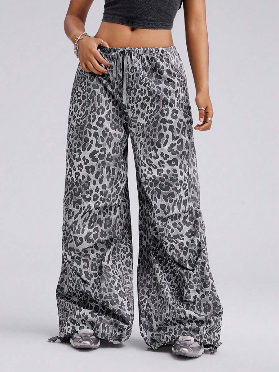 SHEIN EZwear Quần ống đứng cạp thấp họa tiết da báo cho nữ