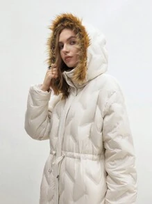 BizChic 女士杏色立领长袖连帽羽毛装饰腰部修身夹克，办公室服装