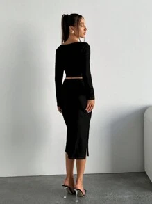 SHEIN SXY 2pcs/Set Women Elegant Casual Minimalist Black Background Red Flower Print Crew Neck Slim Fit Long Sleeve Top, Suitable For Spring And Autumn