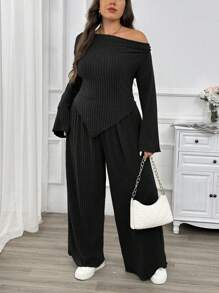 SHEIN Privé Plus Size 2pcs Set: Comfortable Casual Daily Slimming Warm Shoulder Exposed Long Sleeve Grey T-Shirt And Elastic Waist Grey Pants For Women, Suitable For Spring And Autumn