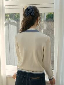 Simple Retro Áo len cardigan cổ tim cài nút màu dành cho nữ - Màu be - Xem 2