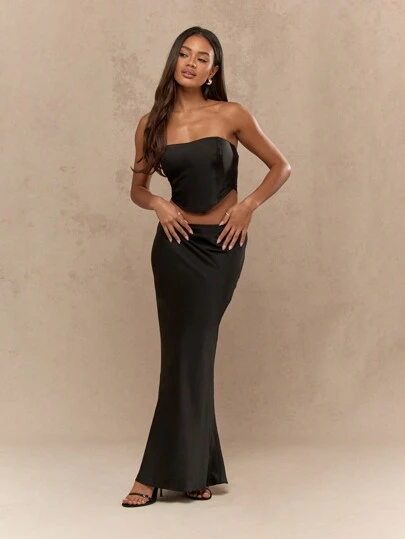 MISSGUIDED Satin Curved Hem Corset Bandeau Top And Flare Hem Maxi Skirt Two  Piece Co-Ord SetMISSGUIDED