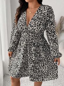 SHEIN Frenchy 大码女式 V 领收腰喇叭裙，花卉法式优雅舒适休闲长袖连衣裙，新款秋冬款式 - 彩色 - 查看 4