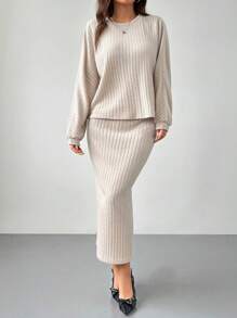 SHEIN PETITE Conjunto informal de 2 piezas de top corto acanalado de manga murciélago y falda para mujer