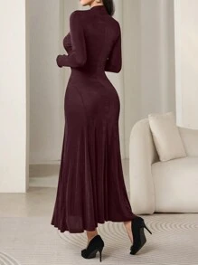 Seusyu 女士简约长款针织高领 A 字形毛衣连衣裙 - 咖啡棕 - 查看 2