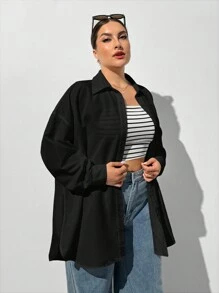 SHEIN Essnce Camisa básica negra de manga larga y botones para mujer de talla grande, estilo casual y holgado, para otoño e invierno, blusas de mujer, tops oversize, estilo old money, blusas de trabajo, ropa de otoño, camisa con abertura lateral alta, camisa básica de manga larga, regreso a casa, atuendos de mujer para el aeropuerto - Negro - Ver 4