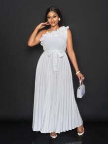 Slaydiva Nuevo vestido largo elegante y lujoso de mujer con hombros asimétricos, volantes en la cintura, plisado y tela blanca