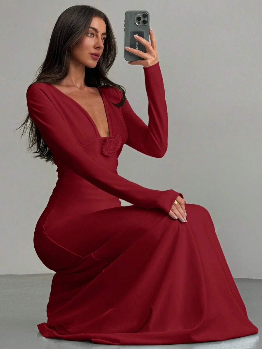 Aloruh 度假浪漫约会露肩深 V 紧身长袖花卉 3D 荷叶边下摆女式连衣裙 - 紅色 - 查看 1