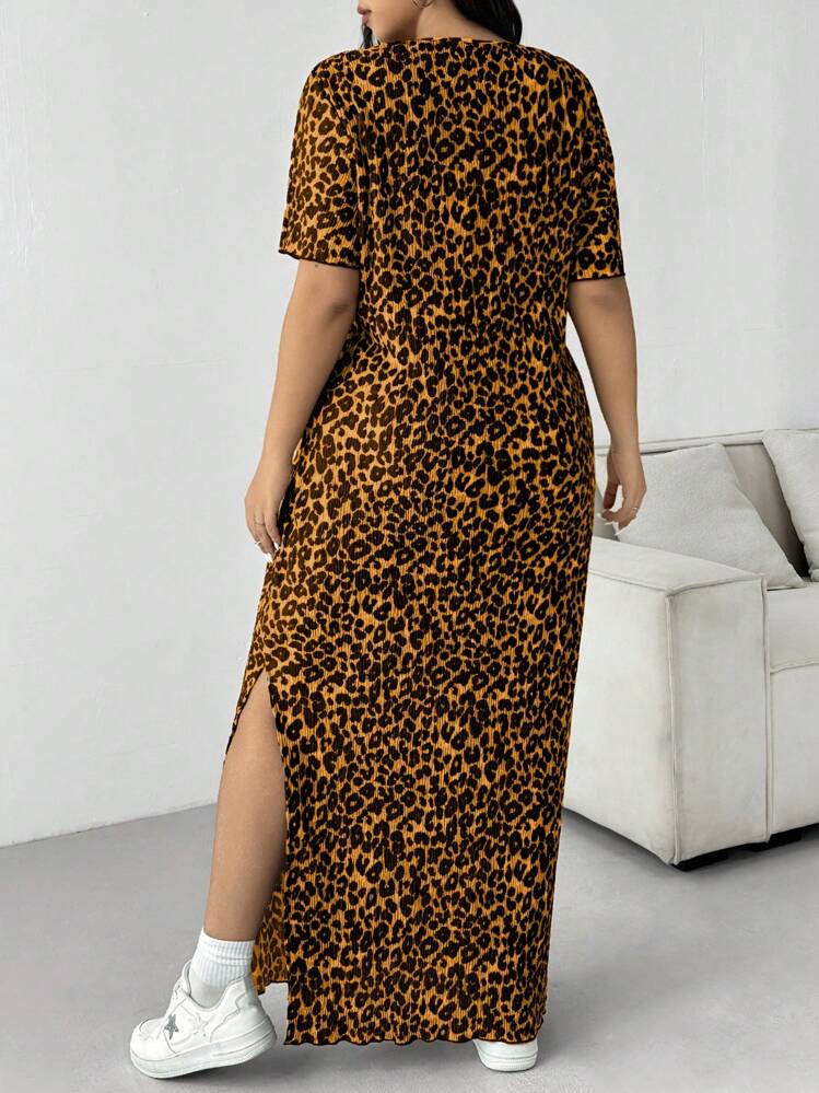 SHEIN EZwear Vestido largo casual de cuello redondo y manga corta con estampado de leopardo y dobladillo con abertura, talla grande - Marrón - Añade 2
