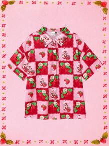 Strawberry Shortcake X SHEIN Blusa suelta de hombros caídos con parches de dibujos animados y fresa, talla grande, para el verano