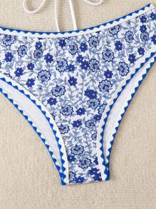 Swim Mod Summer Beach Floral Print Bandeau Bikini Set - Blue and White - View 4