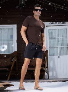 Manfinity Swimmode Camiseta de manga corta casual de estilo de vacaciones para hombres con estampado tropical y de letras - Café integral - Ver 3