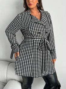 SHEIN Clasi Chaqueta de manga larga con cintura ajustada y estampado de pata de gallo para mujeres de talla grande, ropa de invierno - Blanco y Negro - Ver 2