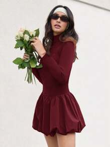 SHEIN X ELOISA & ORSON COSMINA Vestido mini de manga larga y cuello alto fruncido de color sólido simple para mujer