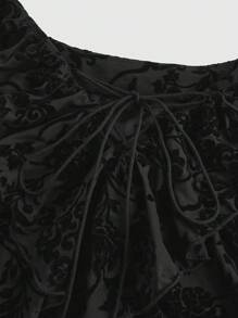 ROMWE Áo thun cổ thấp họa tiết hoa Gothic Ball Dark Floral Flocked Retro Palace Style cỡ lớn - màu đen - Xem 3