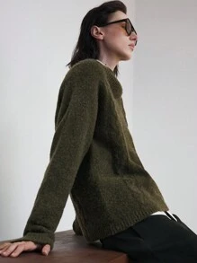 Ontre Women's 2025 Spring New Arrival Cozy Basic Solid Green Crew Neck Long Sleeve Casual Pullover Sweater