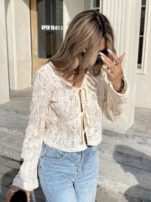 SHEIN Frenchy 女式秋季系带长袖短款休闲衬衫、教师服装、秋季服装、秋季婚礼宾客礼服、黄色女式连衣裙、冬季上衣、服装、可爱女式衬衫、女式办公室服装、长袖衬衫、女式亚麻服装、秋季女装、女士休闲透视、系带前长袖 V 领宽松常规米色喇叭袖上衣女式衬衫、春/秋、休闲日常服装 - 米色 - 查看 5