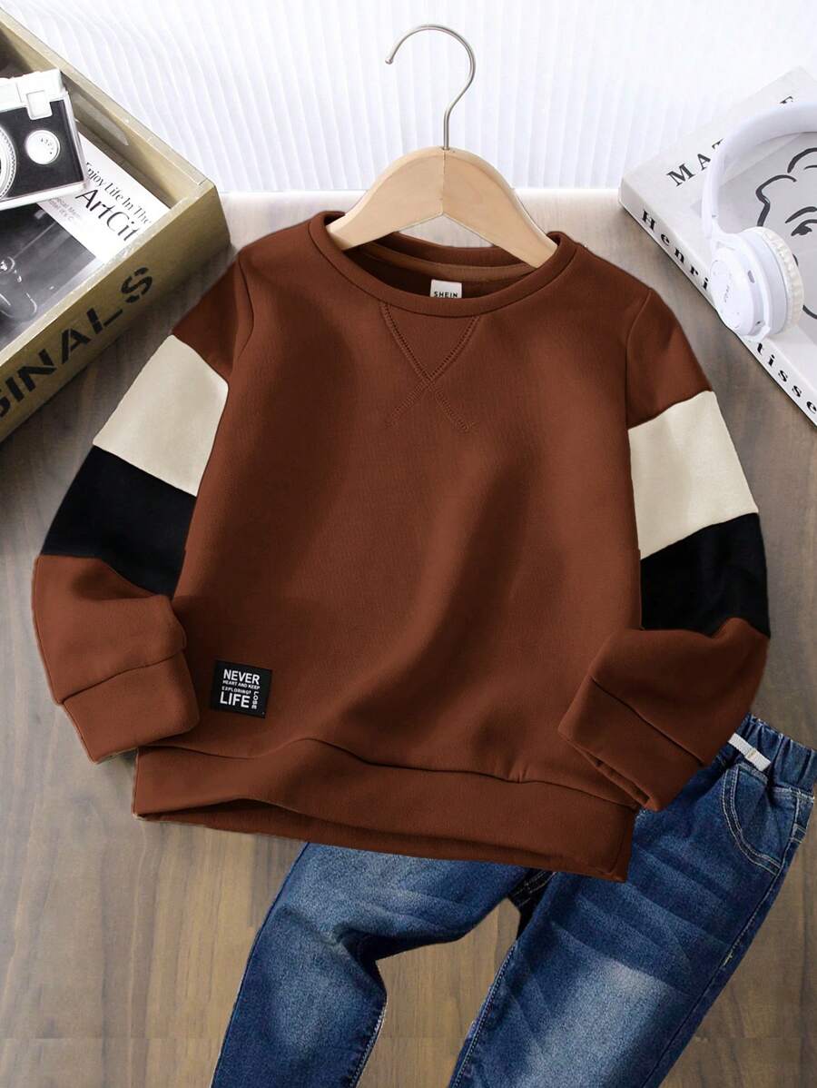 SHEIN 1 件装年轻男孩休闲可爱舒适针织袖拼接圆领长袖运动衫,适合户外、学校、日常场合,适合秋冬季 - 棕色 - 查看 1