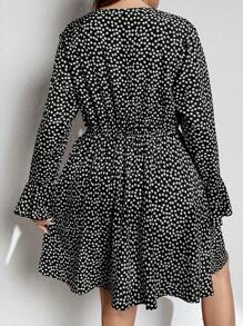 SHEIN Frenchy Váy tay chuông họa tiết hoa chữ A cỡ lớn cho mùa thu - Đen và trắng - Xem 6