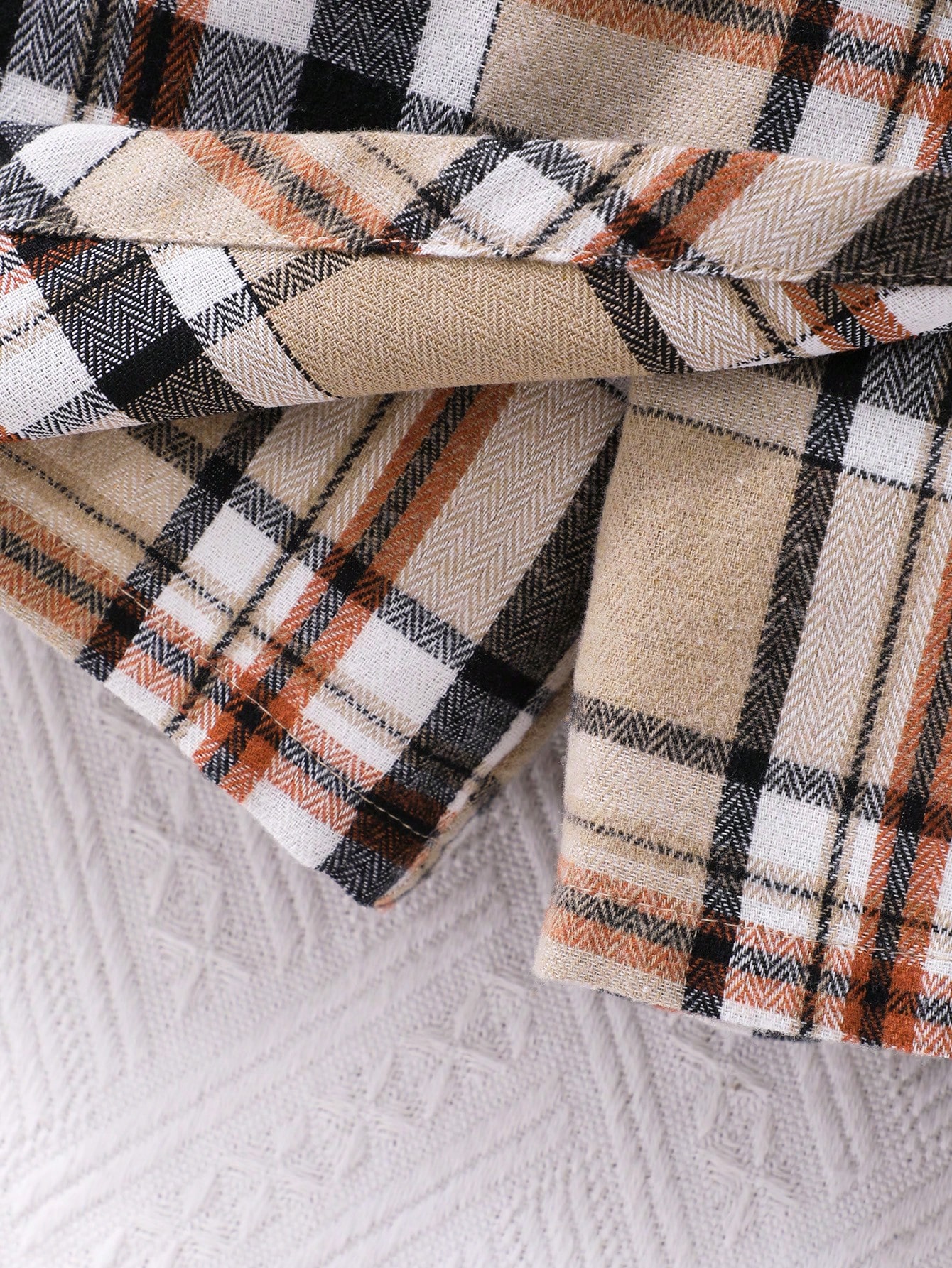 مجموعة من قطعتين من قميص بياقة من الكشكشة وتنورة م...