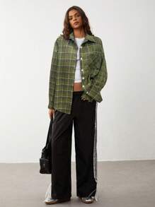 TRNVIE 1 pieza Camisa larga holgada de manga larga con botones y estampado de cuadros vintage para mujer, estilo universitario retro, otoño/invierno