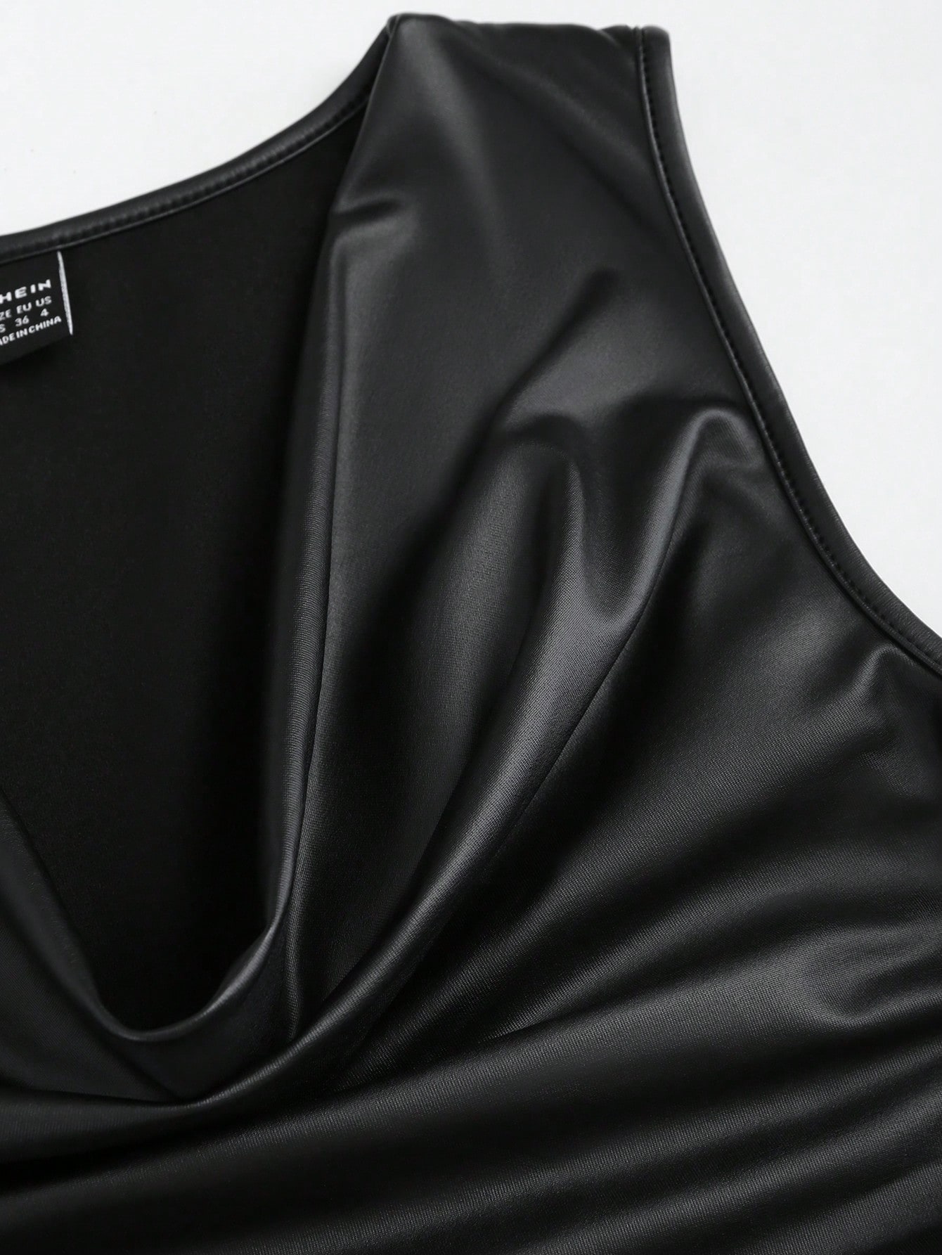 Sweetra مجموعة من الفوتة العنق المطوية وسروال PU س...