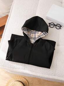 SHEIN 1 pieza Abrigo impermeable a cuadros de manga larga, capucha y diseño casual y lindo para niños, apropiado para la escuela, viajes, otoño/invierno