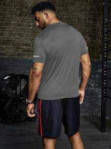 Manfinity Fitness Boyfriend Style Men Letter Print Round Neck Short Sleeve Simple Sports T-Shirt, Casual Daily Wear
