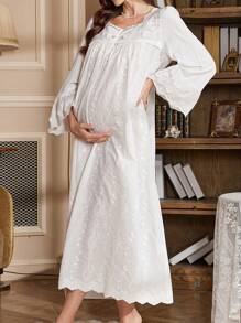 Floral Embroidery Oversized Square Neck Long Sleeve Maternity Nightgown, Vacation